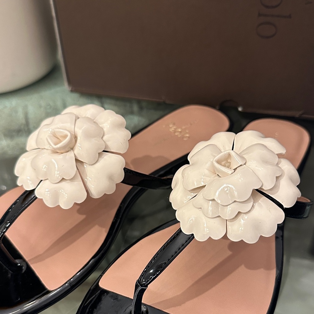 New in Box $125 Linea Paolo Black and Cream Floral Leather Sandals sz 9 - Picture 4 of 11